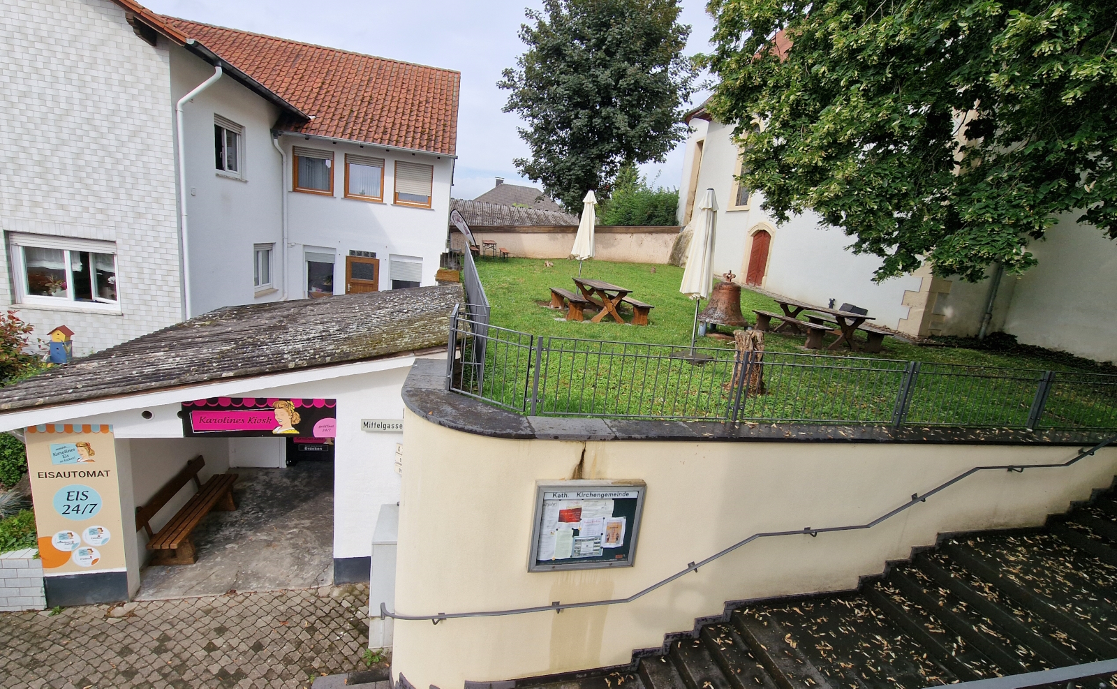 Sitzgarnituren - Gau-Weinheim